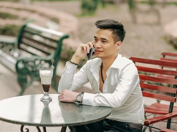 Lệ Rơi sau 10 năm gây bão mạng: Sống bình lặng làm nông dân, U40 ôm gối ngủ chờ tình yêu tới