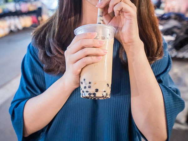 Cô gái phải thở máy, liệt tứ chi vì 'nghiện' trà sữa: Lời cảnh tỉnh cho giới trẻ