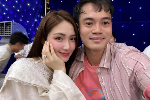 Hoà Minzy đáp trả khi fan 'van xin' đừng dự đám cưới Văn Toàn để Công Phượng có mặt: 'Mời là đi, không cần biết'