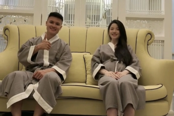Quang Hải đưa vợ bầu Chu Thanh Huyền đi Phú Quốc, massage thư giãn sau giai đoạn 'cơm chan nước mắt' vì nghén
