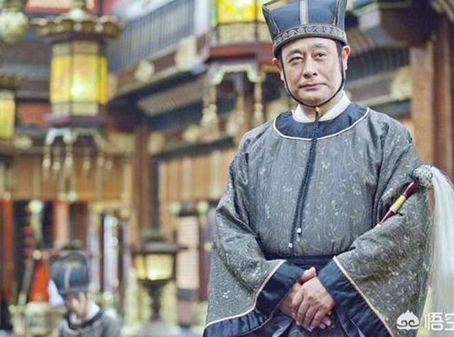 Thái giám nào 'một tay che trời' cả gan dùng gối giết chết vua?