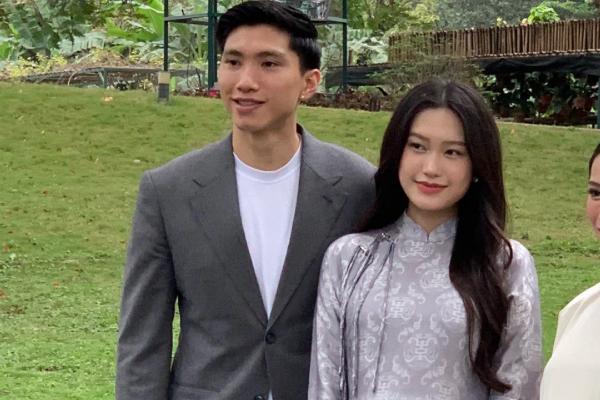 Doãn Hải My rớm nước mắt ôm chồng khi phát hiện vết rạn ở bụng, hiện thực không nhẹ tênh như trên mạng