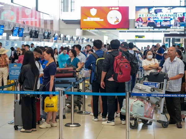 Vé máy bay dịp 30-4 bán chậm, duy nhất một đường bay 'cháy vé'