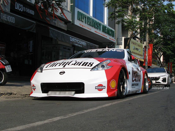 Cận cảnh chiếc Nissan 370Z với gói độ 'khủng' nhất Việt Nam