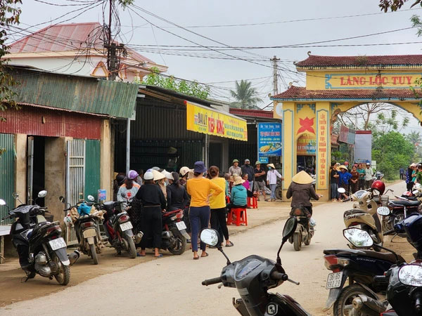Lá thư tuyệt mệnh hé lộ nguyên nhân đôi vợ chồng treo cổ tự tử trong nhà kho