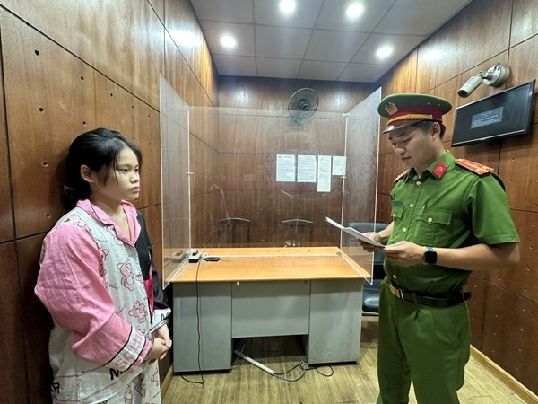 Đối tượng bắt cóc 2 bé ở phố đi bộ Nguyễn Huệ bị khởi tố thêm tội danh