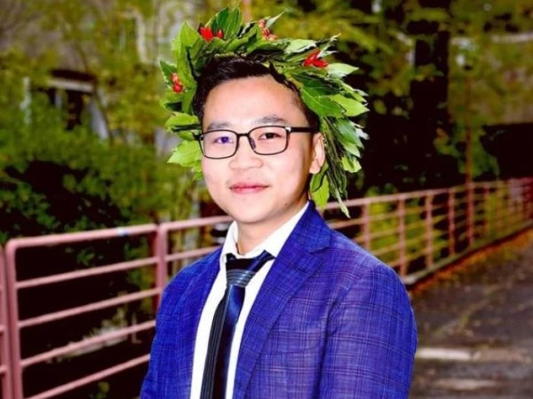 Chàng trai tự nhận là máy rút tiền của bố mẹ vì cái tên đặc biệt