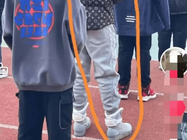 Bài văn 'Tôi chỉ mang giày Nike' của học sinh tiểu học gây bão: Giáo viên đọc xong im lặng, phụ huynh đỏ mặt