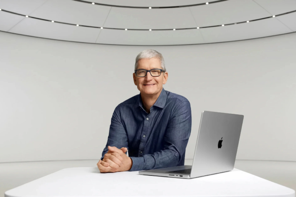 Nóng: CEO Apple Tim Cook vừa đến Việt Nam