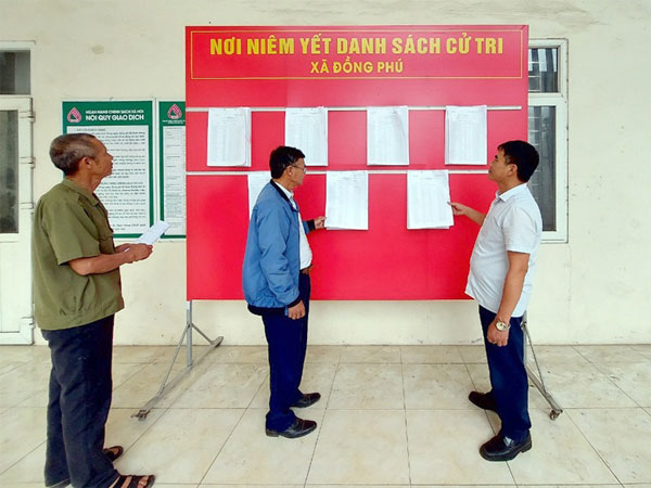 Người dân 70 xã, phường ở Hà Nội được hỗ trợ sửa giấy tờ thế nào sau sáp nhập?
