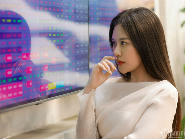 Giá vàng, đồng USD tăng dữ dội, chứng khoán 'gặp khó'?