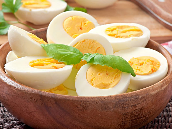 Trứng gà, trứng vịt, trứng ngỗng, trứng cút, loại nào bổ dưỡng hơn? Chuyên gia: Riêng loại trứng này ăn càng ít càng tốt