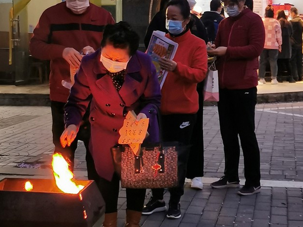 Cháy rừng, ô tô,...vì đốt vàng mã dịp Thanh minh