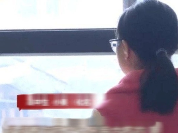 Nữ sinh 14 tuổi trộm gần nửa tỷ đồng tiền phẫu thuật của mẹ, biết lý do đằng sau ai cũng phẫn nộ