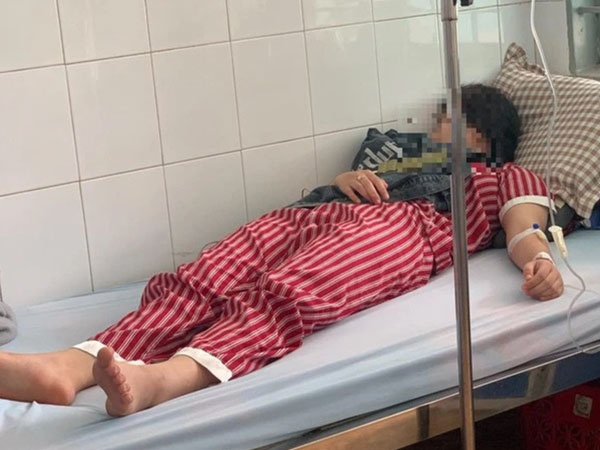 Nữ sinh lớp 12 bị bạn đánh tổn thương nội sọ