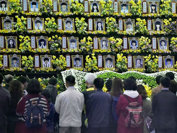 Tròn 10 năm thảm kịch chìm phà Sewol khiến 304 người chết: Xót xa trước tình cảnh của người sống sót