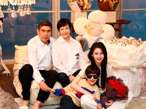 Angelababy hé lộ phương pháp dạy con: Luôn đảm nhận 'vai ác' trong gia đình, sát sao trong việc học của con