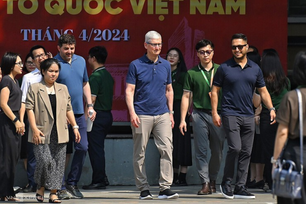 Dân mạng Trung Quốc nhận xét gì về chuyến thăm Việt Nam của CEO Tim Cook
