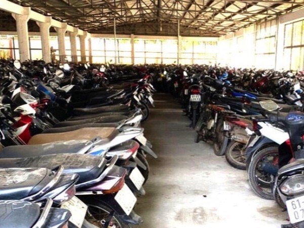 Bãi giữ xe ở Bình Dương quá tải vì người vi phạm 'bị bắt là bỏ phương tiện'