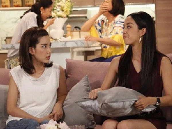 Chị gái của bố muốn nhờ mẹ tôi mang thai hộ nhưng lại nhờ vả với thái độ trịch thượng