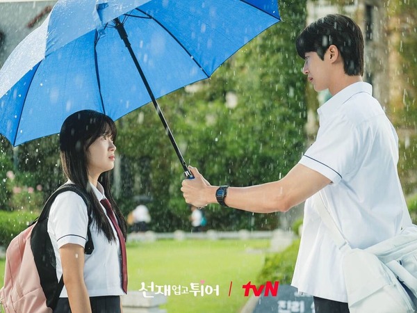 Phim ngôn tình đứng số 1 toàn cầu: Thống trị 130 quốc gia, đạt điểm cao ngất nhờ tổng thể hoàn hảo tuyệt đối