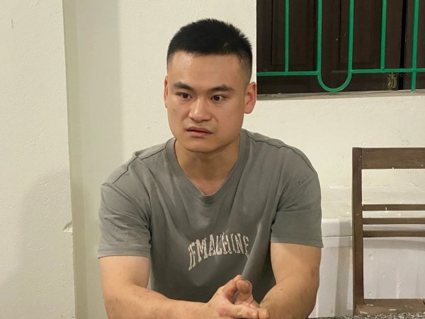 Bắt khẩn cấp thanh niên sàm sỡ nữ sinh lớp 8