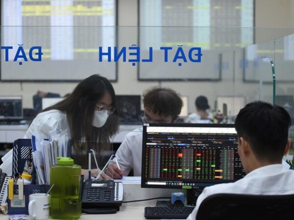 Nghỉ lễ liên tục 5 ngày, chứng khoán có giao dịch bù?