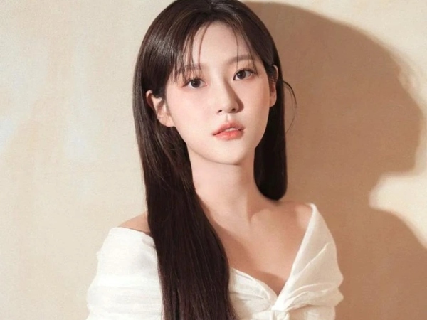 Kim Sae Ron bất ngờ đăng story 'Tôi khổ quá mà' giữa đêm rồi xóa đi, chuyện gì đây?