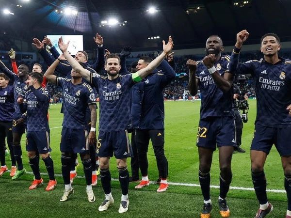 Đội trưởng Real Madrid thông báo chia tay sau trận thắng Man City