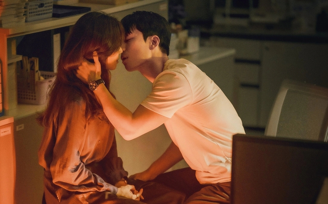 Lại có một phim lãng mạn Hàn siêu hay: 'Tình đầu Hyun Bin' yêu phản diện xuất sắc nhất 2023