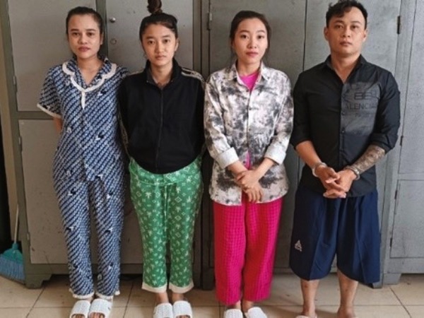 Dựng màn kịch kết hôn với người nước ngoài để 'ẵm trọn' tiền sính lễ