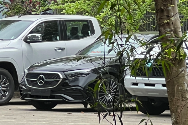 Mercedes-Benz E-Class 2024 xuất hiện tại Việt Nam: Giống bản plug-in hybrid ở Thái Lan, dự kiến ngày ra mắt không còn xa, dễ hút khách nếu giữ trang bị này