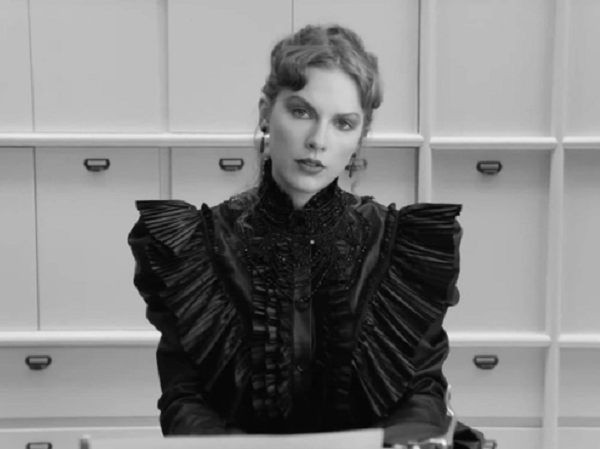 Taylor Swift một mình thống trị kỷ lục chỉ sau 1 ngày ra album, cả Beyoncé và Ariana Grande đều 'ra chuồng gà'