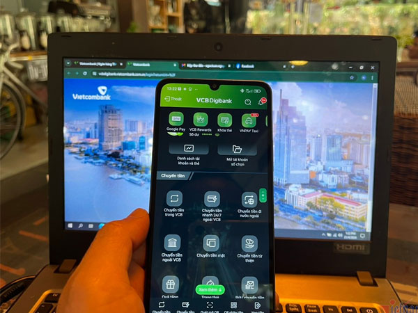 Vụ mất 11,9 tỷ trong tài khoản Vietcombank: Ngăn app 'lạ' từ Nhật rút trộm tiền