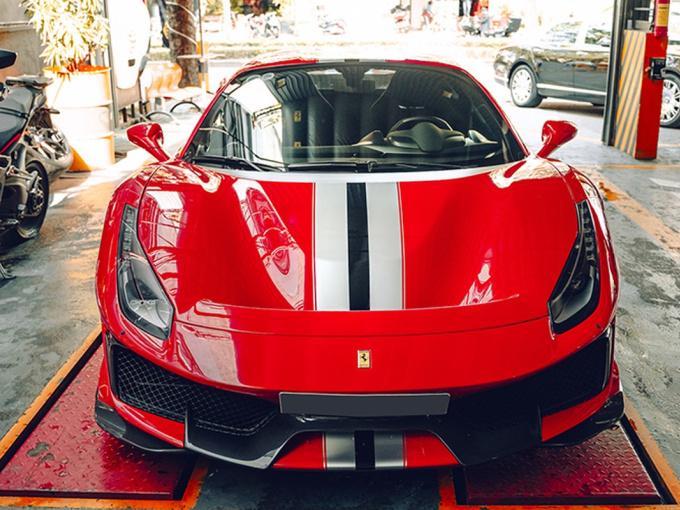 Qua Vũ tậu Ferrari 488 Pista hơn 18 tỷ đồng, độc nhất Việt Nam
