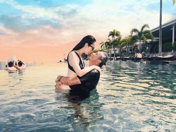 Dương Quá - Tiểu Long Nữ đẹp nhất màn ảnh: Chồng tóc bạc trắng, vợ vẫn trẻ đẹp, 25 năm yêu như cổ tích