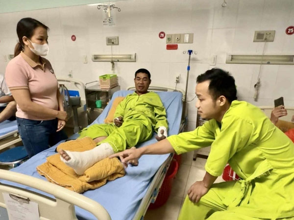 Giây phút giải cứu 7 công nhân trong khoang máy nghiền bất thành: 'Sự việc diễn ra quá nhanh, nút bấm quá nhiều nên thấy nút nào ấn được thì ấn'
