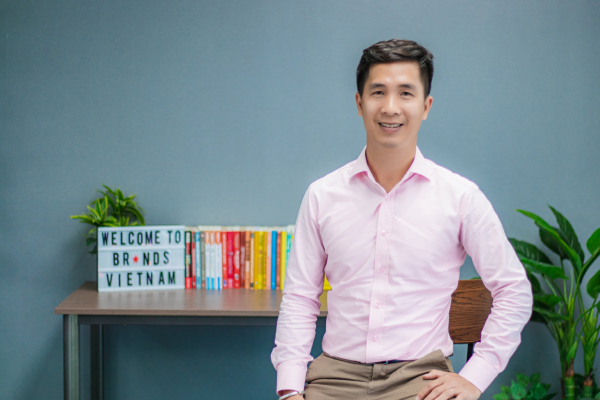 Chủ nhân phát ngôn 'sau 35 tuổi phải gửi CV để xin việc là một thất bại' bất ngờ xin lỗi, tiết lộ mình từng 'đem CV đi hỏi việc' ở tuổi 40