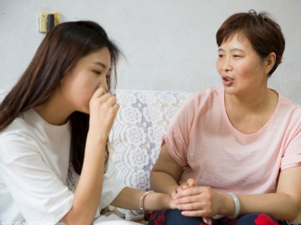 Bà nội trông cháu lương 10 triệu/tháng, thấy con béo tốt từng ngày tôi vội vã nói bà về quê, thuê bảo mẫu