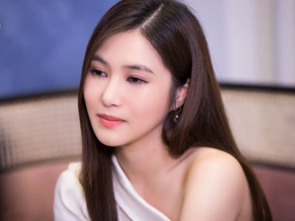 Hương Tràm phải vay nợ trước khi qua Mỹ