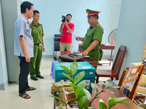 Bắt tạm giam 2 Phó Chủ tịch thành phố