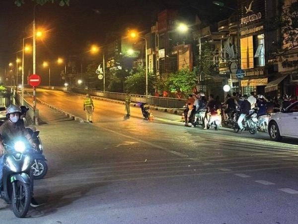 Bị bắt vì tàng trữ ma túy, nghi phạm trốn khỏi xe cảnh sát, nhảy xuống sông tử vong