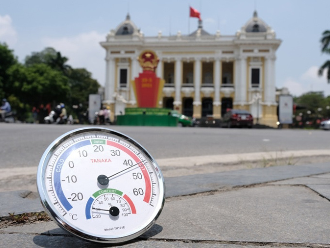Ngoài trời Hà Nội có thể chạm mốc 50 độ C: Dùng thứ 'đặc dụng' này nhà có mát hơn không?
