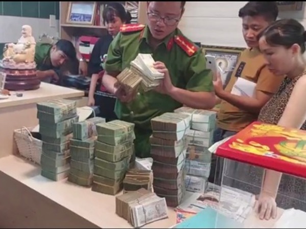 Phá đường dây rửa tiền, chuyển ngoại tệ trái phép ra nước ngoài quy mô lớn