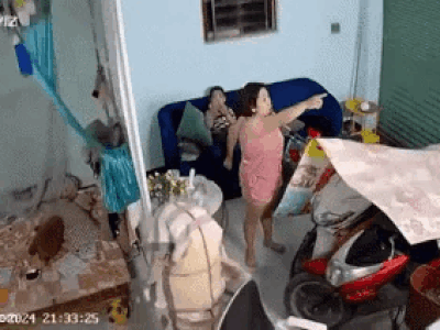 Sập trần nhà trọ ở Hà Đông, bà mẹ kể lại phút kinh hoàng: 21 giây gồng mình che cho con