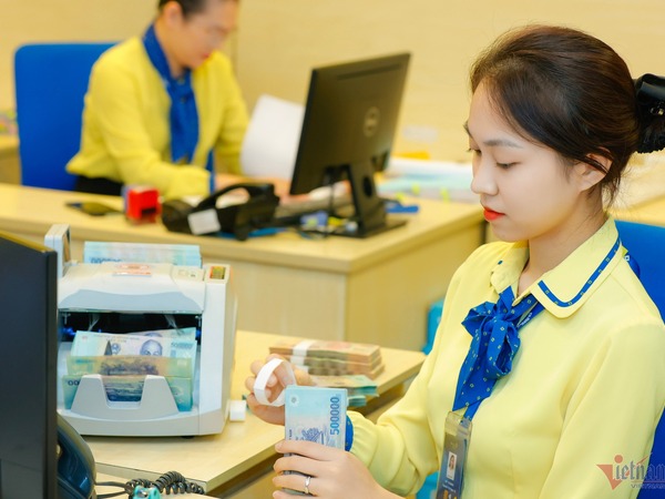 15 ngân hàng tăng lãi suất huy động trong tháng 4, gửi tiền đâu lãi cao nhất?