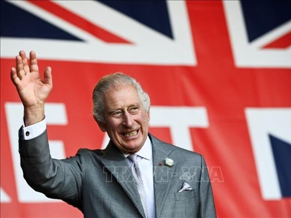Vua Charles III quay lại làm việc sau đợt trị liệu ung thư