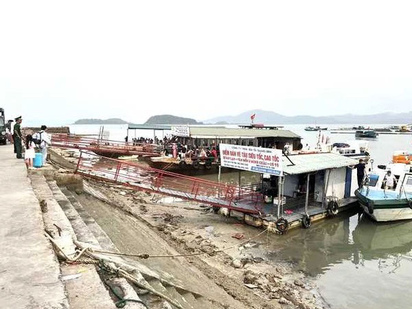 Thực hư thông tin gần 2.000 du khách mắc kẹt trên biển khi ra đảo Quan Lạn
