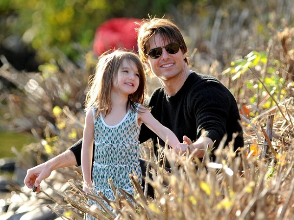 Tom Cruise xem Suri là rắc rối tiềm ẩn