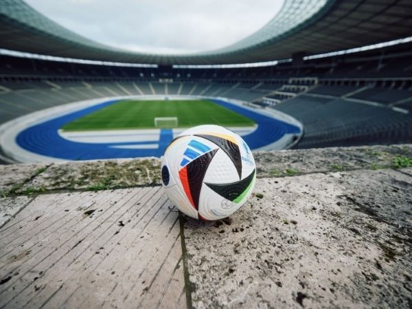 Quả bóng hiện đại nhất thế giới, giá hơn 4 triệu đồng ở EURO 2024 có gì đặc biệt?